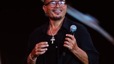الفنان عمرو دياب    