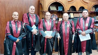 أعضاء اللحنة المشرفة 