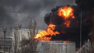حريق في مصفاة نفط روسية