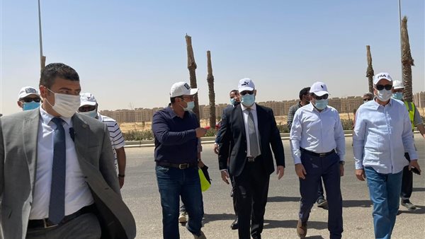 وزير الاسكان خلال