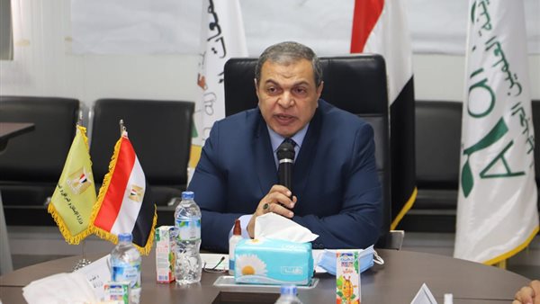 وزير القوى العاملة