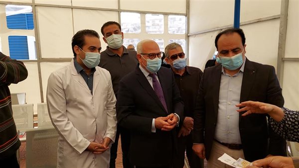 صورة من جولة المحافظ