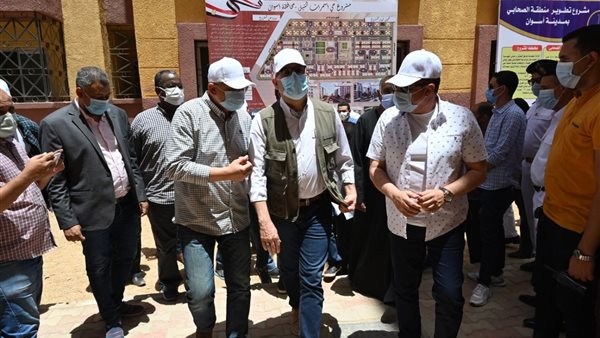 وزير الاسكان خلال