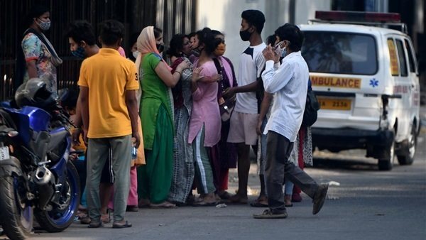 فيروس كورونا يتفشى