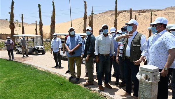 وزير الاسكان خلال