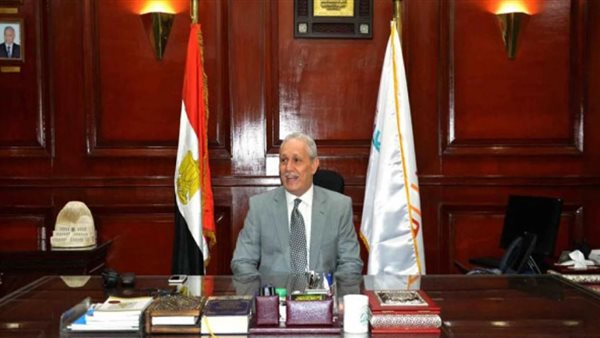 مصطفة ألهم، محافظ