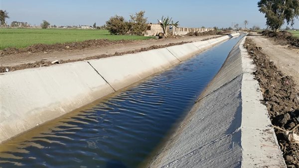 تبطين الترع 