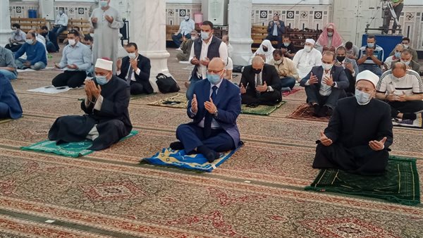 محافظ القاهرة يؤدى