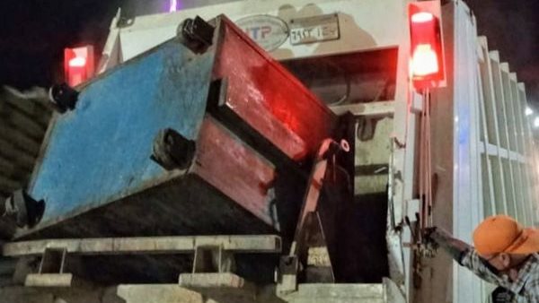 جانب من أعمال رفع