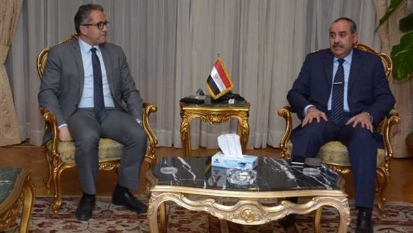 وزيرا الأثار و الطيران