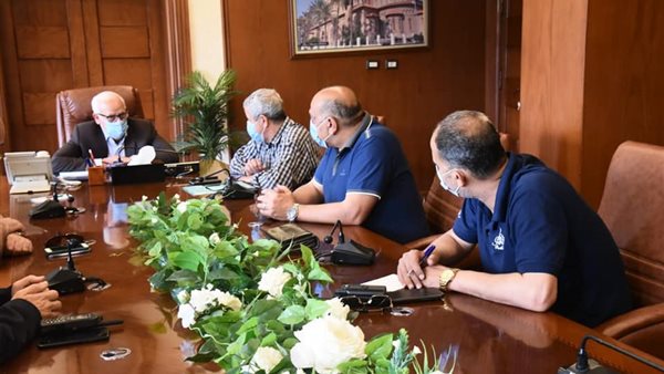 صورة من إجتماع المحافظ