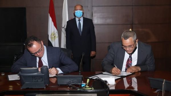 جانب من مراسم التوقيع