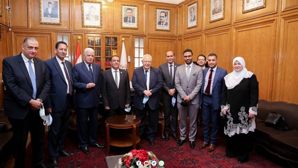 عقب توقيع بروتوكول