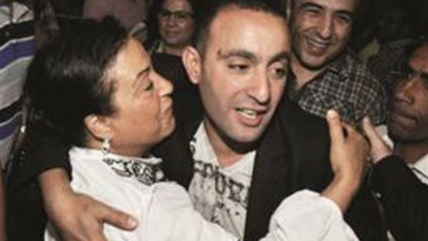 احمد السقا ووالدته