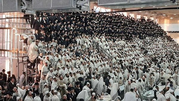 صورة من المدرج المنهار