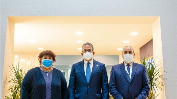 صورة للوزراء الثلاثة