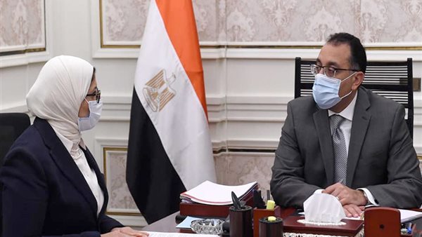 رئيس الوزراء ووزيرة