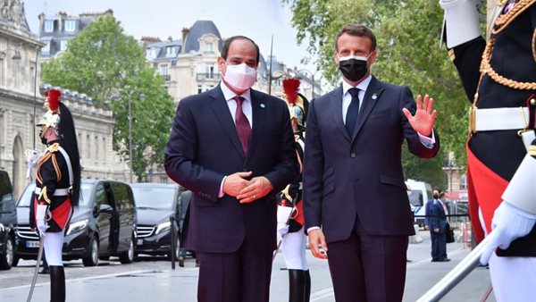ماكرون والرئيس السيسي