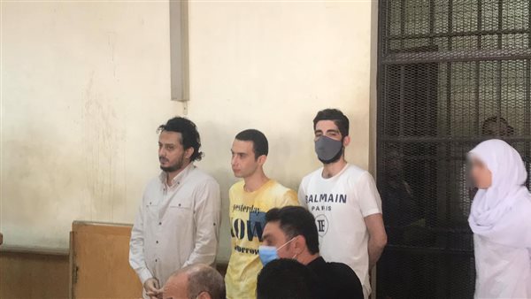 صورة من الجلسة السابقة