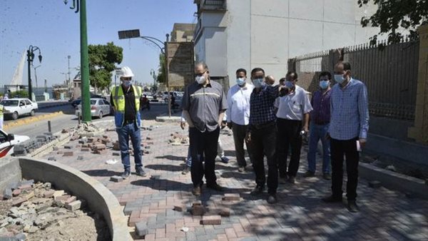 محافظ أسيوط خلال