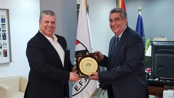 احمد مجاهد ورئيس