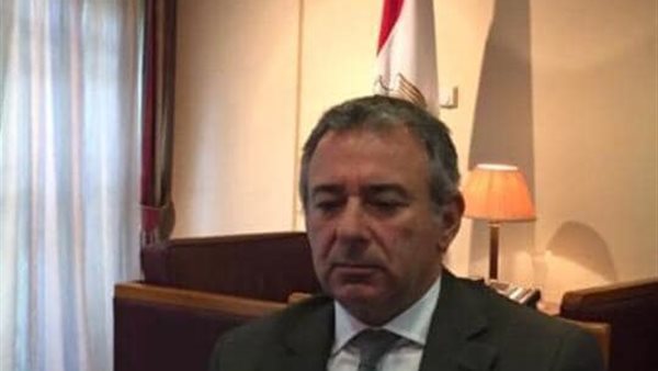 صورة للسفير المصري-