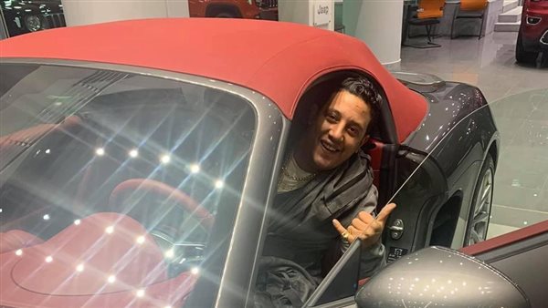 صورة حمو بيكا وسيارته