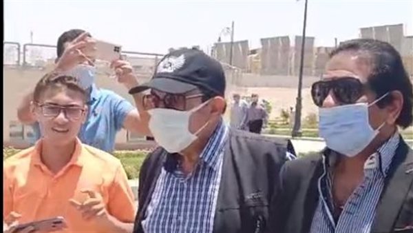 توافد الفنانين 