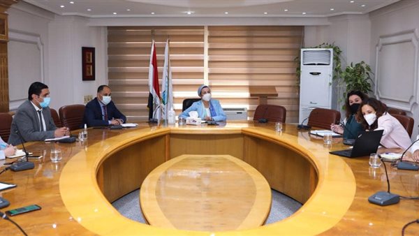 اجتماع وزيرة البيئة