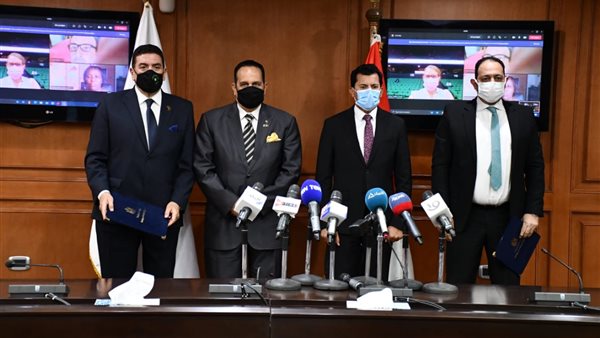 جانب من مراسم التوقيع