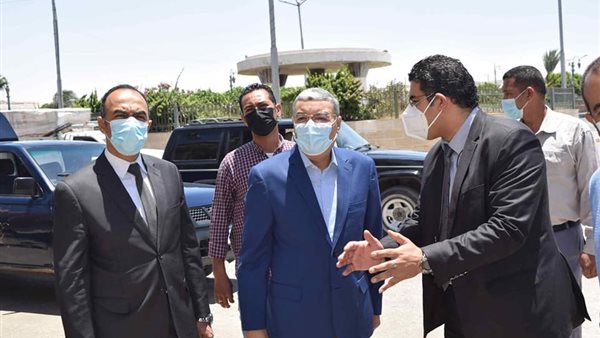 صورة من جولة المحافظ