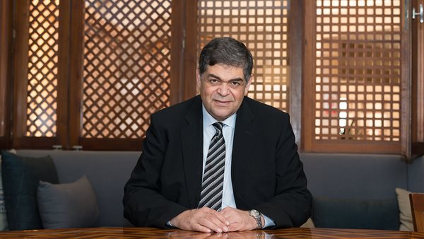 الدكتور أشرف حاتم-