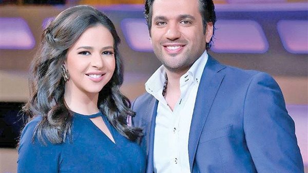 حسن الرداد وزوجته