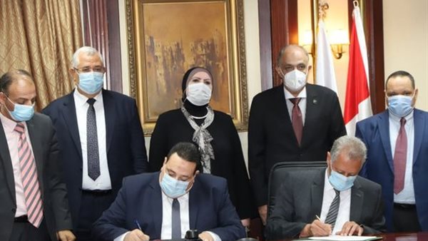 جانب من مراسم التوقيع