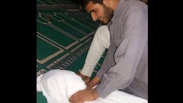 صورة الشاب وصديقه