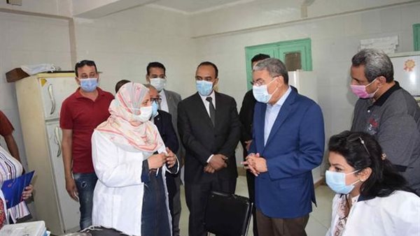 محافظ المنيا خلال