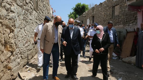 محافظ القاهرة خلال