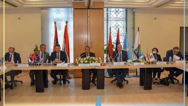 صورة من حفل التوقيع