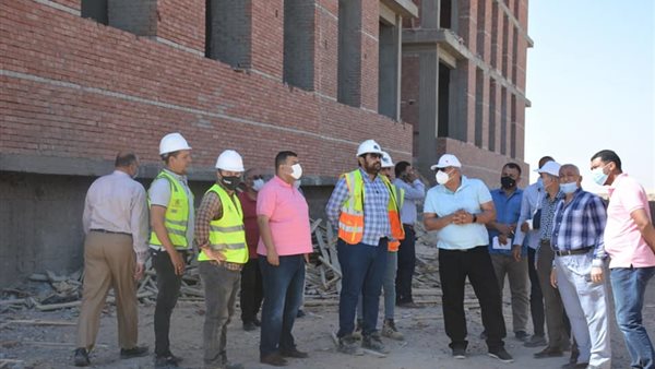 صورة من جولة المحافظ