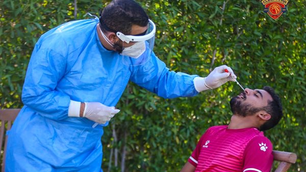 جانب من إجراء المسحة