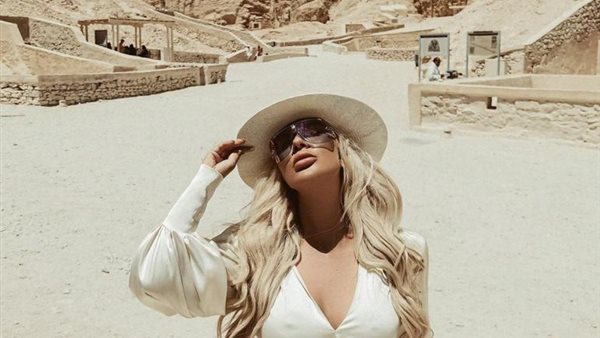 أندريا المغنية