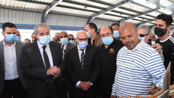 وزير التموين خلال