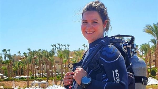 يسرا اللوزي 