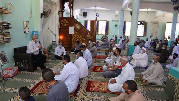 صورة من لقاء المحافظ