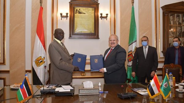 رئيس جامعة القاهرة