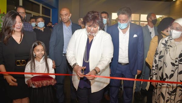 وزيرة الثقافة