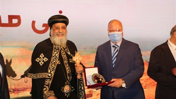 محافظ القاهرة والبابا