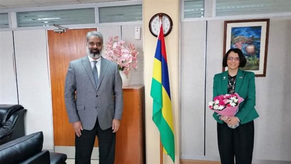 السفيرة المصرية فى