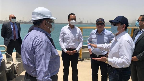 وزير البترول خلال