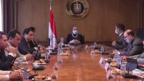 لقاء وزيرة الصناعة